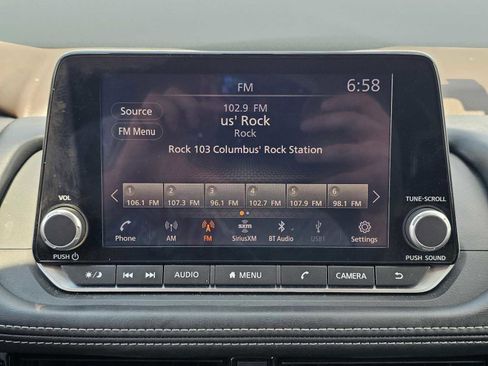 Used 2022 Nissan Rogue SV image 26