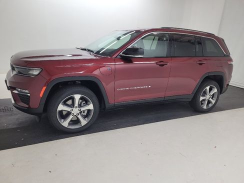 Used 2023 Jeep Grand Cherokee 4WD 4xe image 2