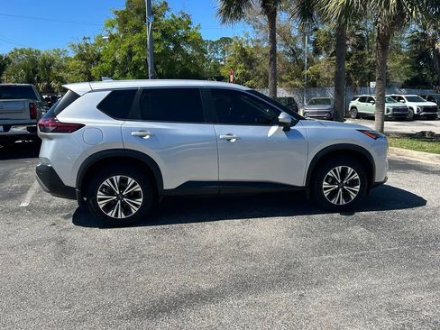 Used 2023 Nissan Rogue SV image 8
