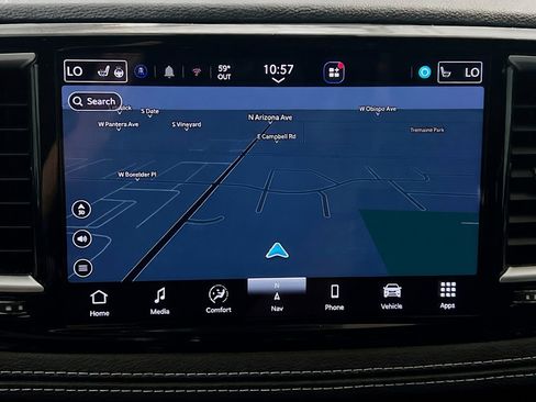 Used 2023 Chrysler Pacifica Limited w/ S Appearance Package FWD image 8