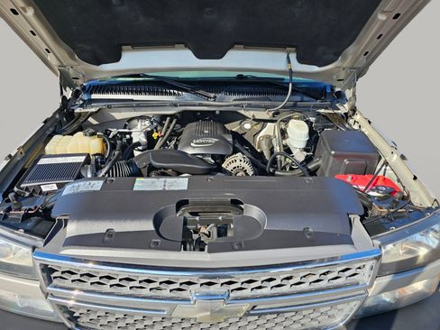 Used 2005 Chevrolet Silverado 2500 LS image 15