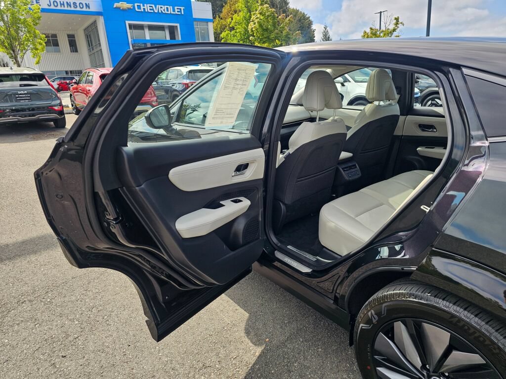 Used 2024 Nissan Ariya AWD image 23