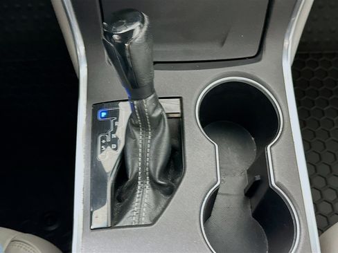 Used 2015 Toyota Camry XLE image 23