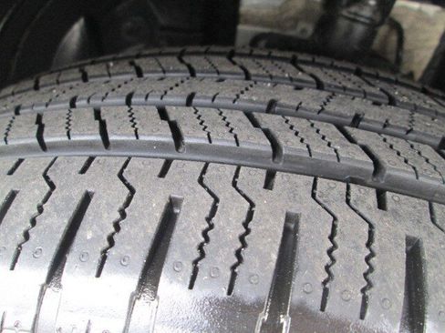 Used 2018 Nissan Rogue S image 9