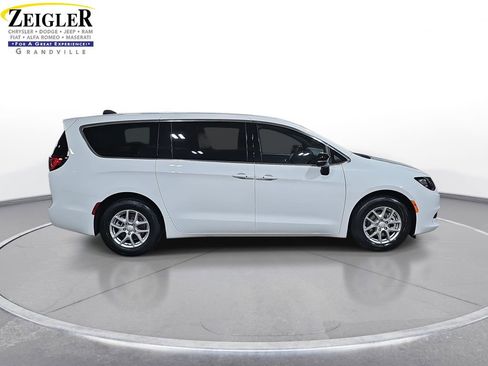 New 2026 Chrysler Voyager LX image 4