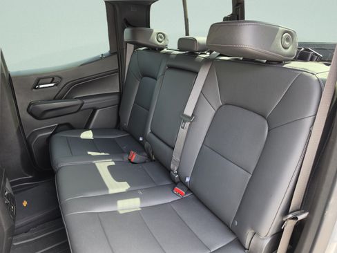 Used 2024 Chevrolet Colorado LT w/ LT Convenience Package III RWD image 19