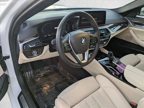 Used 2023 BMW 530i w/ Convenience Package image 10
