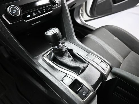 Used 2018 Honda Civic Sport image 11