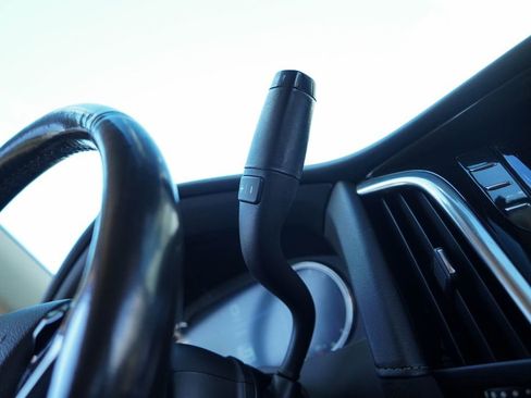 Used 2020 Cadillac Escalade Luxury image 30