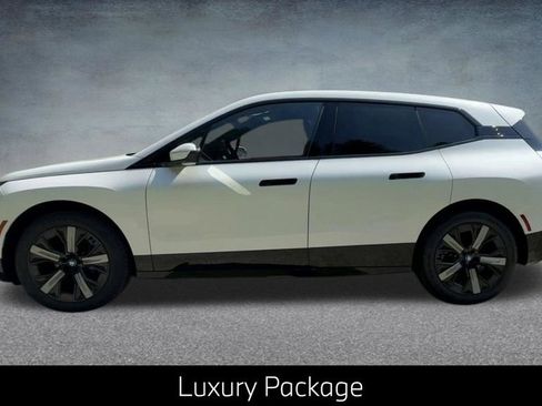 Certified 2024 BMW iX xDrive50 w/ Premium Package AWD/4WD image 15
