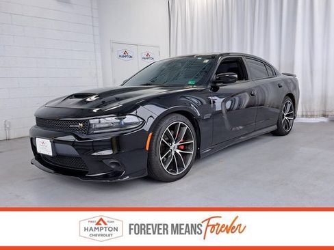 Used 2018 Dodge Charger R/T Scat Pack RWD image 1
