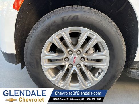 Used 2022 GMC Yukon SLT w/ SLT Premium Package image 25