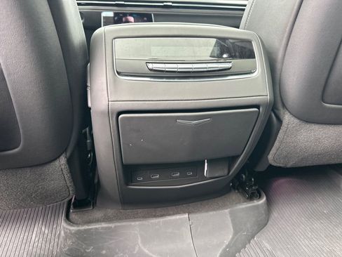 Certified 2025 Cadillac Escalade Sport Platinum AWD/4WD image 23