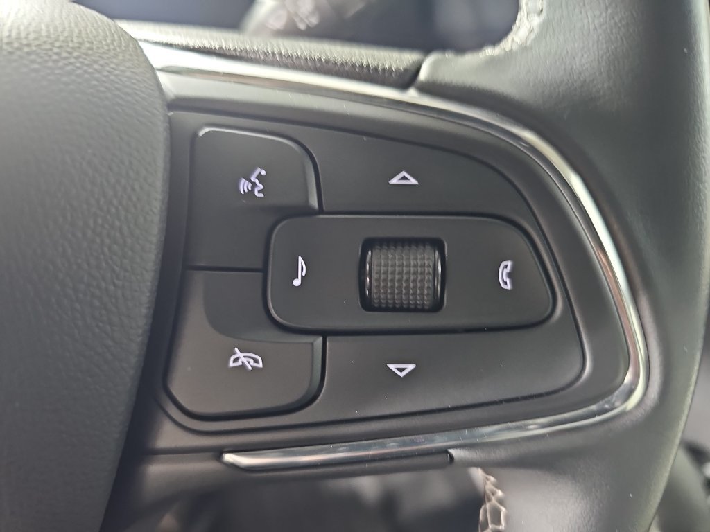 Certified 2024 Buick Encore GX Preferred w/ Comfort Package FWD image 23