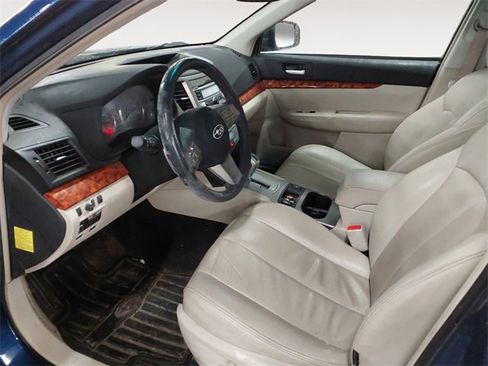 Used 2011 Subaru Outback 2.5i Limited image 15