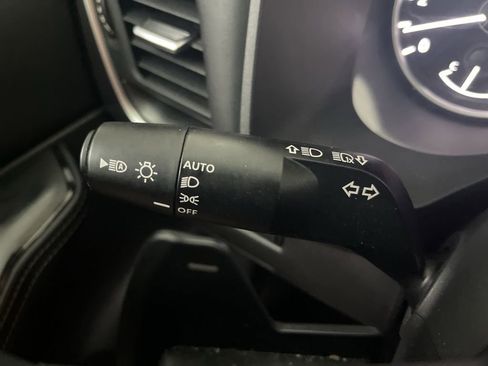 Used 2025 Nissan Rogue SV AWD/4WD image 62