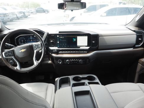 Used 2022 Chevrolet Silverado 1500 LT AWD/4WD image 16