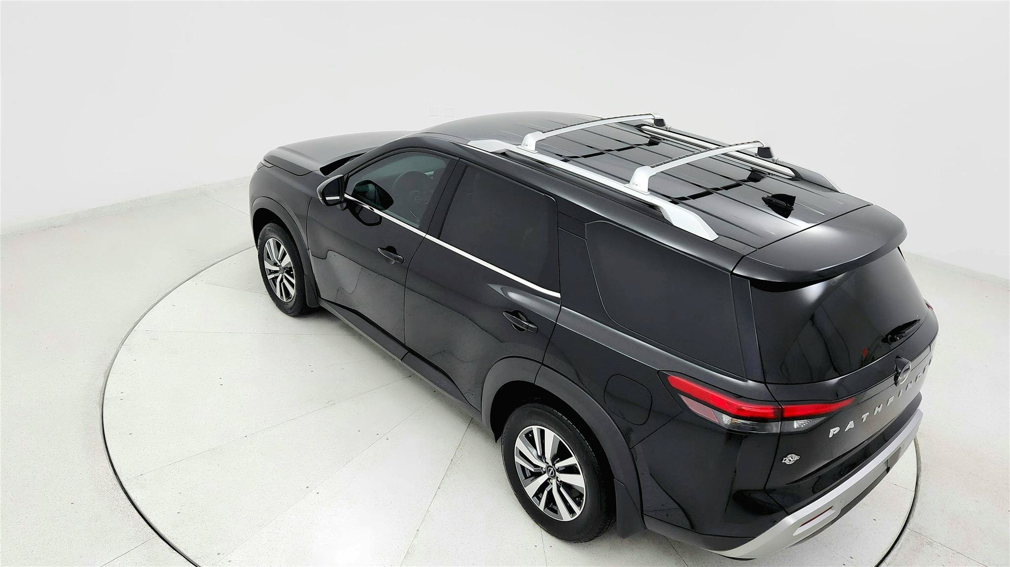 Used 2024 Nissan Pathfinder SL w/ Cargo Package FWD image 15