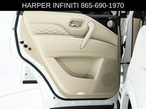 Used 2024 INFINITI QX80 Sensory image 18