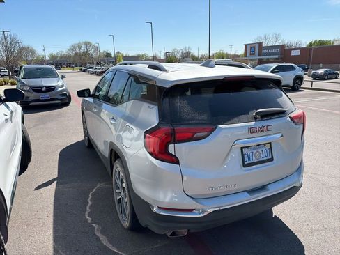 Used 2020 GMC Terrain SLT w/ Preferred Package image 14