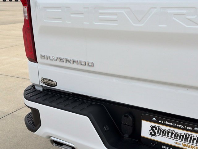 New 2026 Chevrolet Silverado 1500 RST w/ Z71 Off-Road Package AWD/4WD image 9