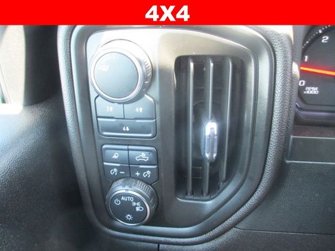 Used 2024 Chevrolet Silverado 2500 Custom w/ Custom Value Package image 27