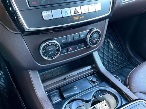 Used 2019 Mercedes-Benz GLS 450 4MATIC image 33