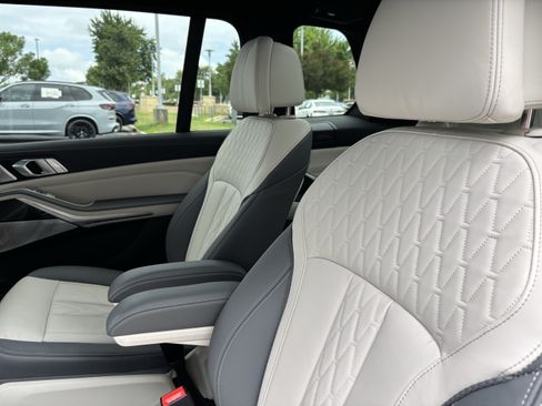 Used 2024 BMW X7 M60i w/ Executive Package AWD/4WD image 31