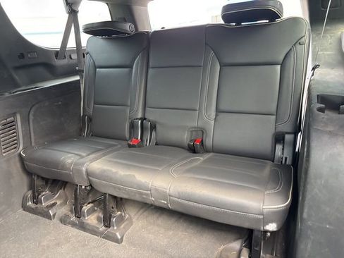 Used 2023 GMC Yukon XL SLT w/ SLT Luxury Package image 28
