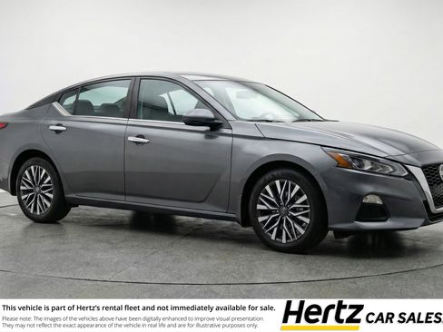 Used 2025 Nissan Altima 2.5 SV FWD image 1