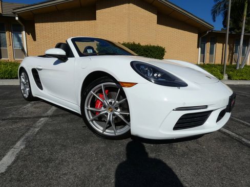 Used 2017 Porsche 718 Boxster S image 5