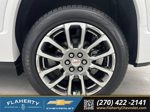 Used 2023 GMC Acadia Denali w/ Denali Technology Package FWD image 18