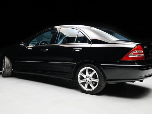 Used 2003 Mercedes-Benz C 230 Sedan image 19