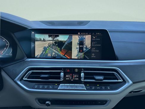 Used 2022 BMW X5 M50i image 21