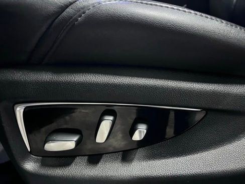 Used 2019 Cadillac Escalade Premium Luxury image 22