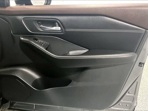 Used 2023 Nissan Rogue SL AWD/4WD image 37
