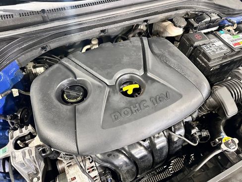 Used 2017 Hyundai Elantra SE image 35