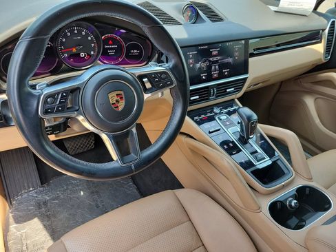 Used 2020 Porsche Cayenne AWD/4WD image 9