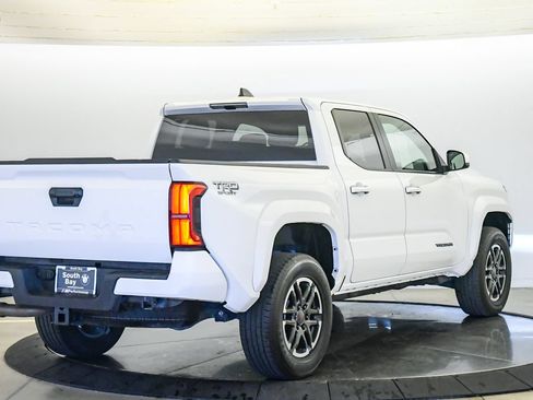 Used 2024 Toyota Tacoma TRD Sport RWD image 5