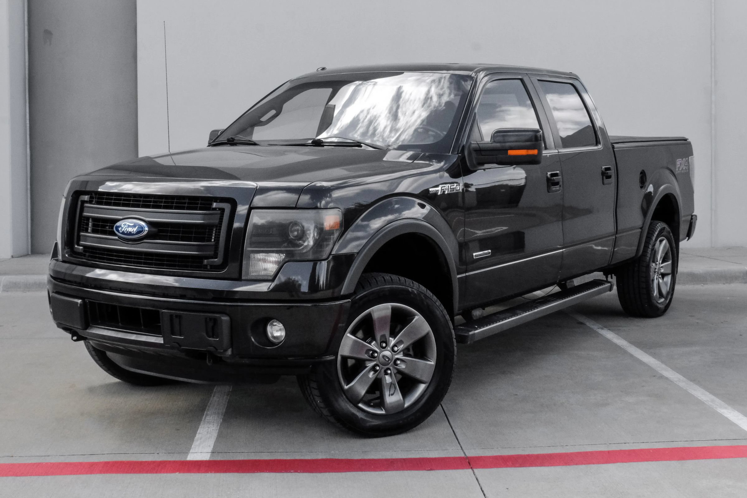 Used 2014 Ford F150 FX4 w/ Equipment Group 402A Luxury AWD/4WD image 7