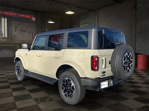 New 2025 Ford Bronco Outer Banks image 37