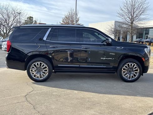 Used 2024 GMC Yukon Denali Ultimate image 2