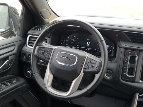 Used 2024 GMC Yukon XL Denali AWD/4WD image 28