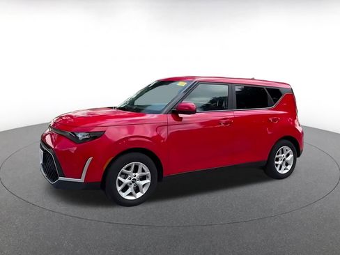 Used 2025 Kia Soul LX w/ LX Technology Package FWD image 3