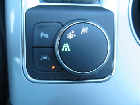 Used 2023 Chevrolet Blazer LT FWD image 13