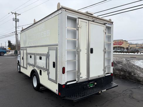 Used 2023 Ford E-450 and Econoline 450 Super Duty w/ Power Windows & Locks Group image 10