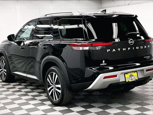 Used 2025 Nissan Pathfinder Platinum AWD/4WD image 3