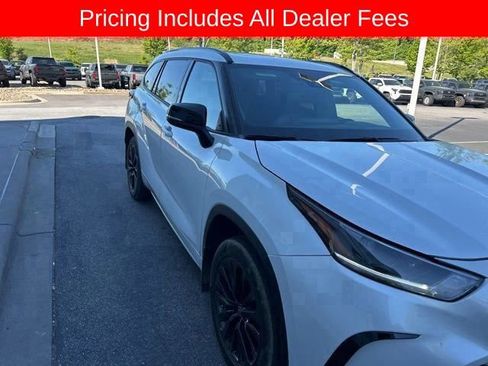 Used 2023 Toyota Highlander XSE AWD/4WD image 15