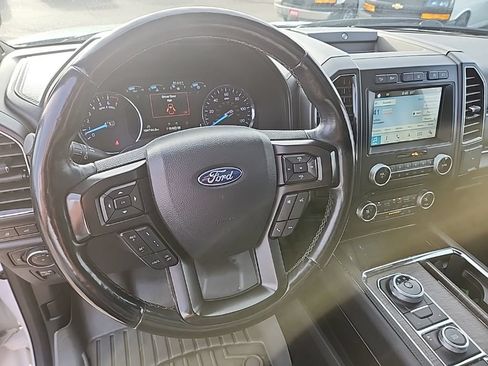 Used 2018 Ford Expedition Max Limited w/ Equipment Group 302A AWD/4WD image 9