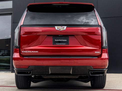Used 2021 Cadillac Escalade Sport Platinum AWD/4WD image 7